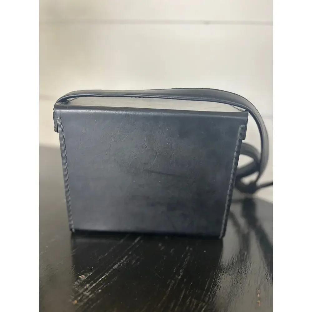 VTG Polaroid‎ Camera Black Leather Hard Case Flip Top Adjustable Shoulder Strap